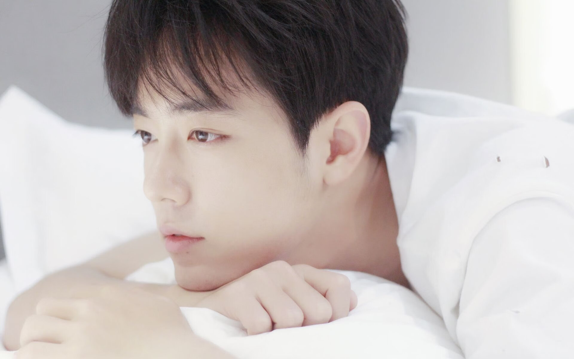 恩比德转身跳投多次命中难以防守，恩比德经典动作