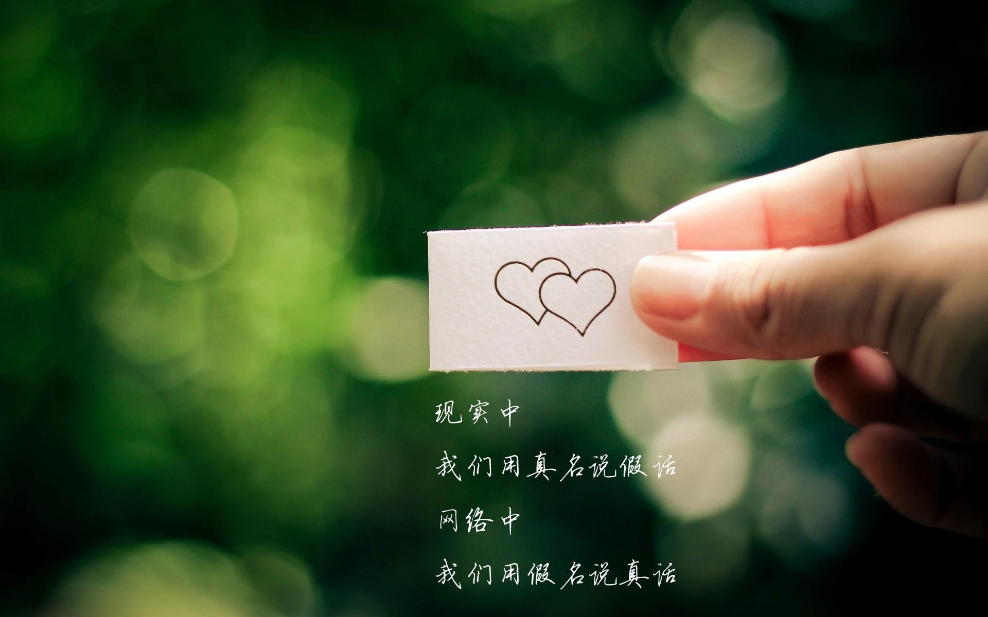 核心中场持续发力成为进攻与防守之间的重要桥梁,中场核心穿几号